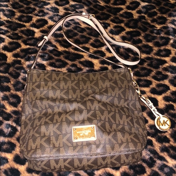 Michael Kors Handbags - Michael Kors crossbody